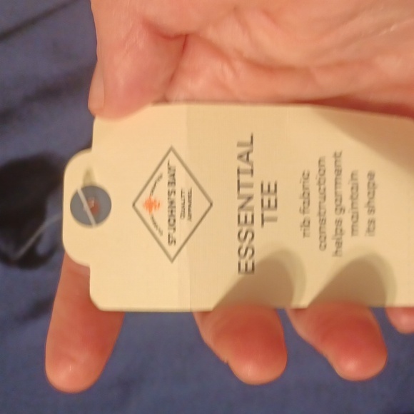 It's a dark blue long sleeve  m - Picture 3 of 3